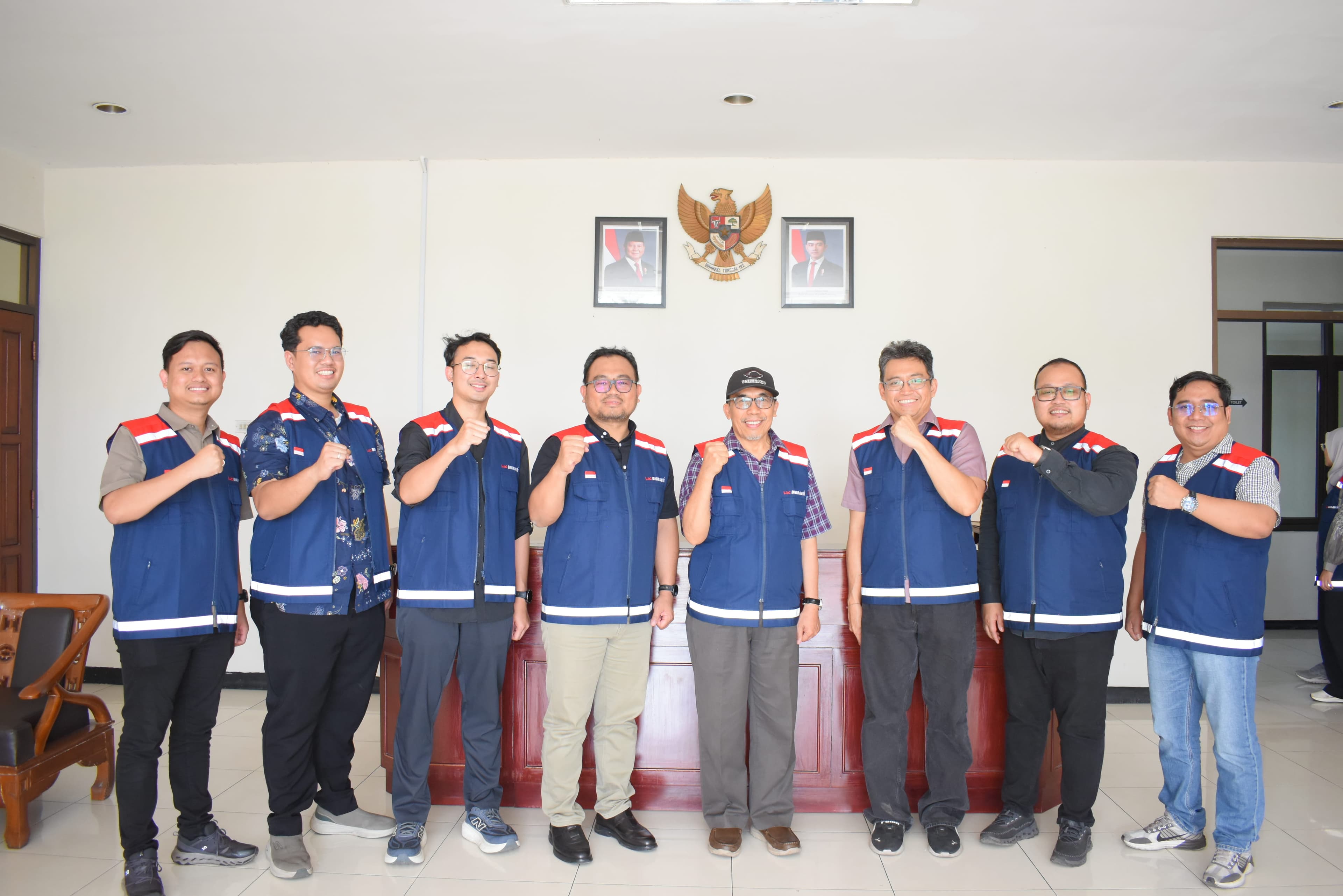 Kunjungan Jamasri dan Putu ke C7